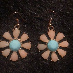 Daisy earrings! (Never worn!)
